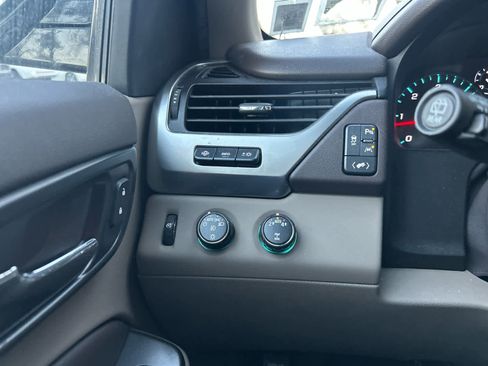 Used 2019 Chevrolet Tahoe Premier image 16