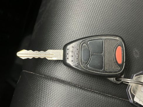 Used 2012 Jeep Wrangler Unlimited Sahara AWD/4WD image 22