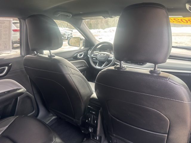 Used 2025 Jeep Compass Limited AWD/4WD image 30