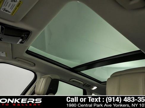 Used 2018 Land Rover Range Rover Sport HSE Dynamic image 17