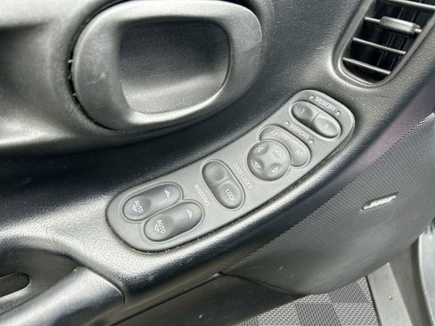 Used 2001 Chevrolet Corvette Convertible w/ Preferred Equipment Group2 image 22