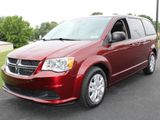 Used 2018 Dodge Grand Caravan SE w/ UConnect Hands-Free Group image 4