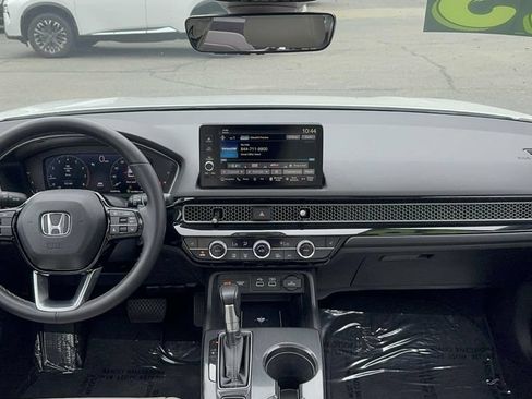 Used 2023 Honda Civic Touring image 37