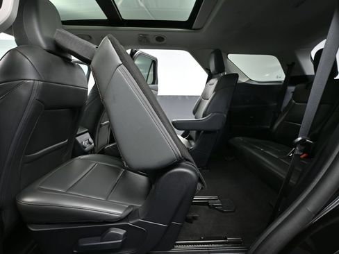 Used 2025 Ford Explorer Active w/ Active Comfort Package AWD/4WD image 41