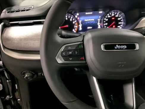 Used 2024 Jeep Compass Latitude AWD/4WD image 23