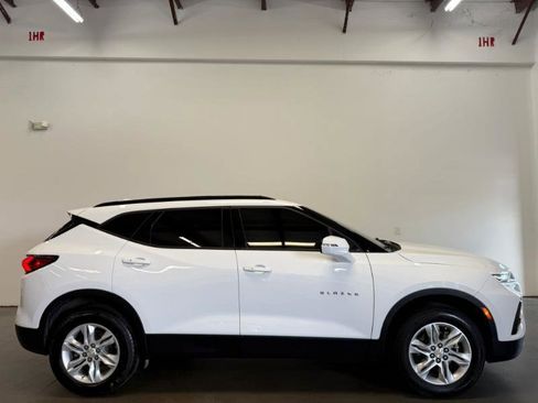 Used 2022 Chevrolet Blazer LT FWD image 2