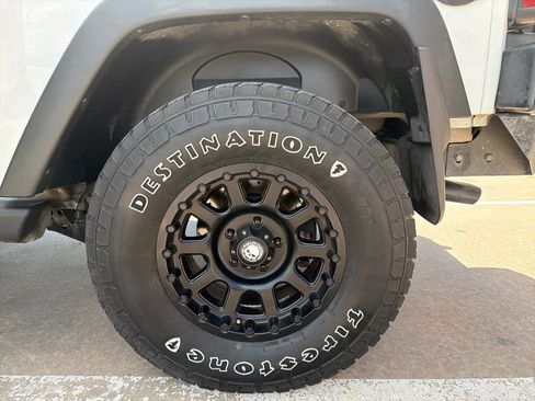 Used 2015 Jeep Wrangler Sport AWD/4WD image 26