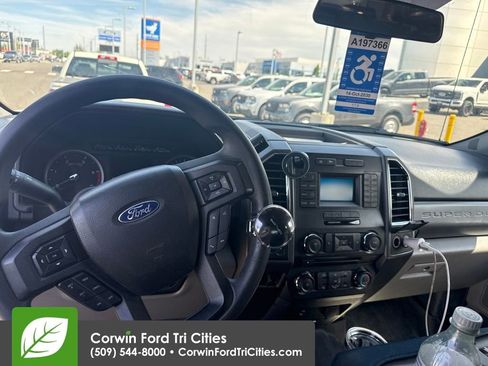 Used 2018 Ford F250 XLT AWD/4WD image 2