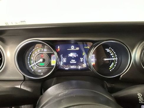 Used 2023 Jeep Wrangler Unlimited w/ Cold Weather Group AWD/4WD image 15