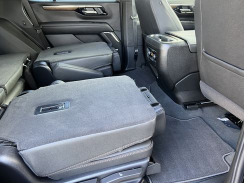 Used 2025 Chevrolet Tahoe High Country w/ Sun And Tow Package AWD/4WD image 24