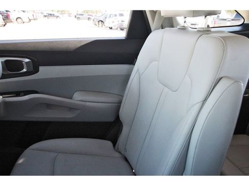 Used 2024 Kia Sorento EX image 14