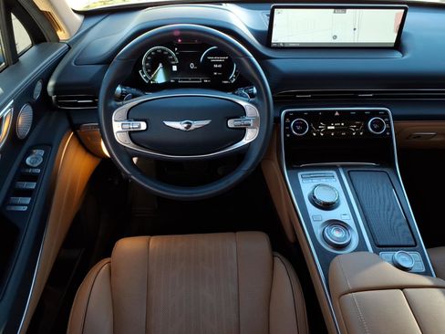 Used 2024 Genesis GV80 2.5T w/ Prestige Package image 18