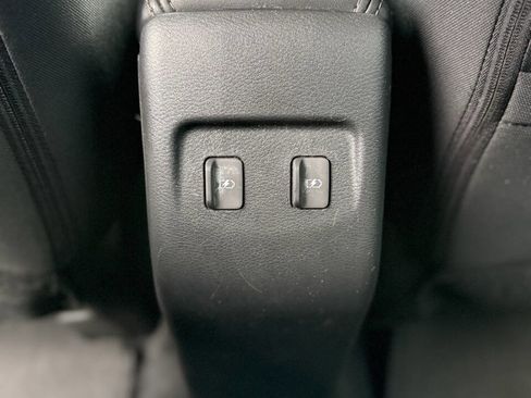 Used 2022 Nissan Kicks SV image 14