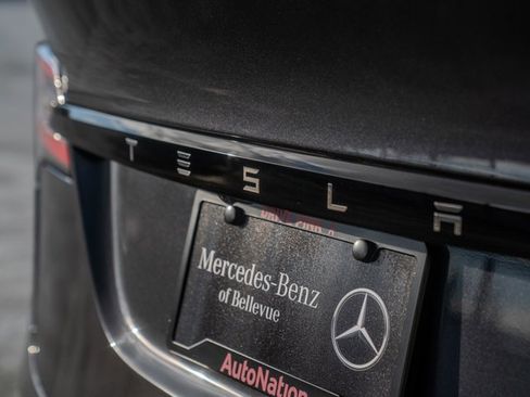 Used 2024 Tesla Model X image 11