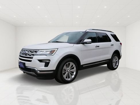 Certified 2019 Ford Explorer Limited w/ Class III Trailer Tow Package AWD/4WD image 2