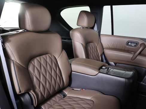 Used 2024 Nissan Armada Platinum w/ Captain's Chairs Package image 34