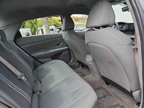 Used 2023 Hyundai Elantra SEL w/ Convenience Package FWD image 11