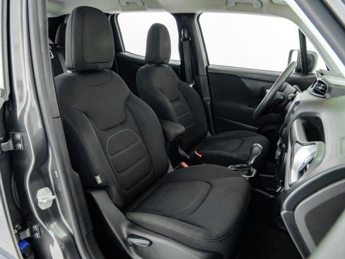 Used 2019 Jeep Renegade Latitude image 28