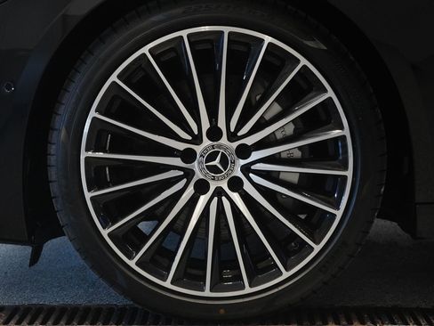 Used 2023 Mercedes-Benz C 300 4MATIC Sedan image 8