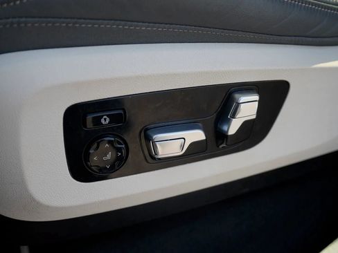 Used 2023 BMW X7 M60i w/ Executive Package AWD/4WD image 25