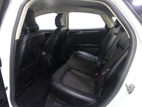 Used 2017 Ford Fusion SE w/ Equipment Group 601A image 26