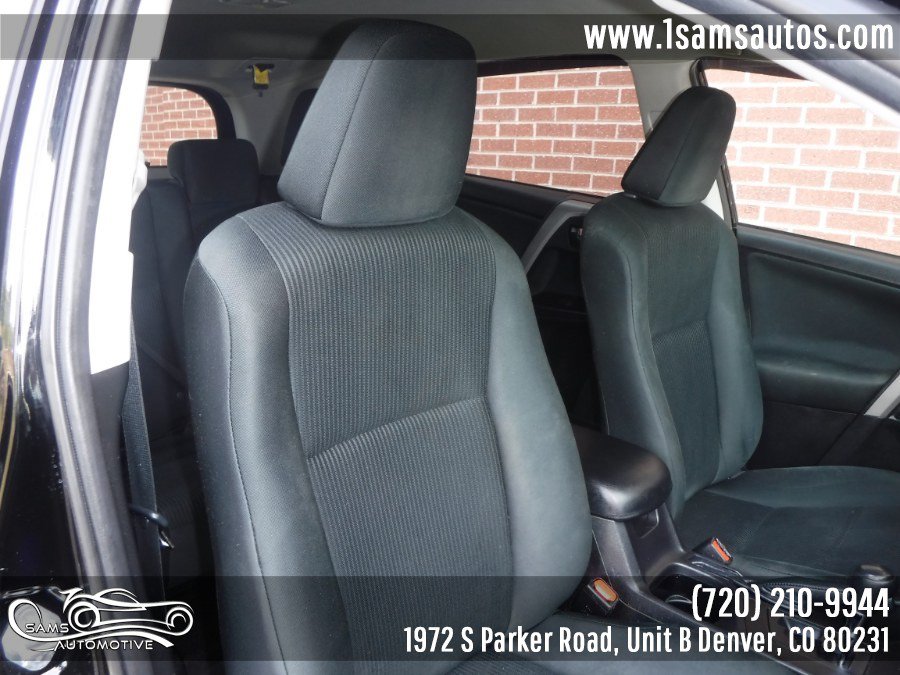 Used 2018 Toyota RAV4 LE w/ Carpet Mat Package AWD/4WD image 12