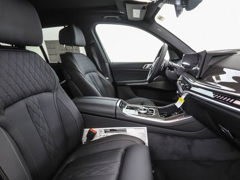 Used 2026 BMW X5 M60i image 32