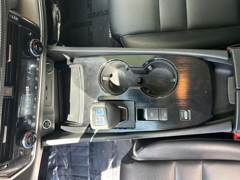 Used 2021 Nissan Rogue SV w/ Premium Package FWD image 17