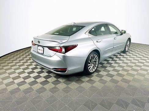 Used 2023 Lexus ES 300h w/ Accessory Package (Z1) FWD image 10
