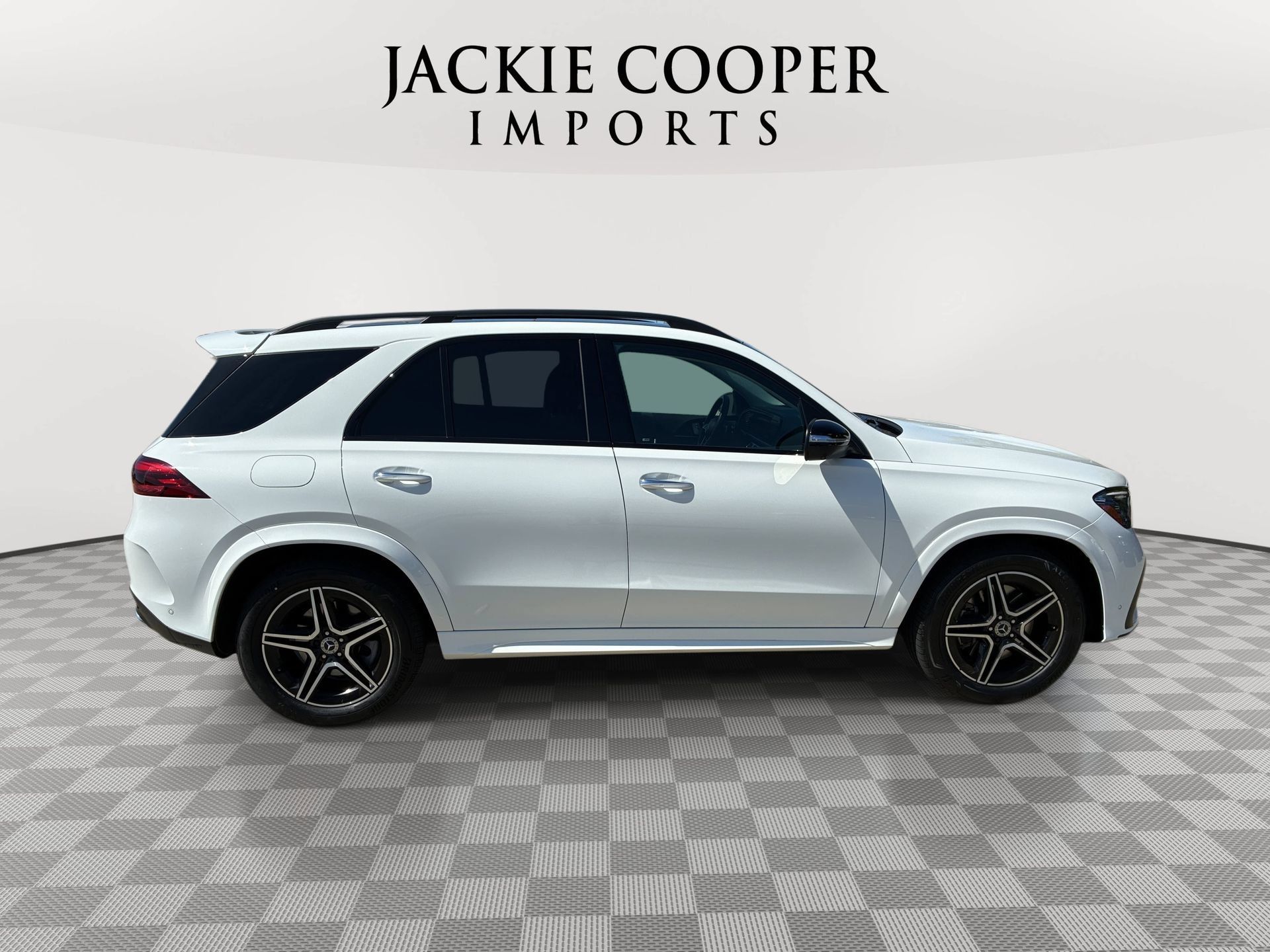 Used 2024 Mercedes-Benz GLE 450e 4MATIC image 4