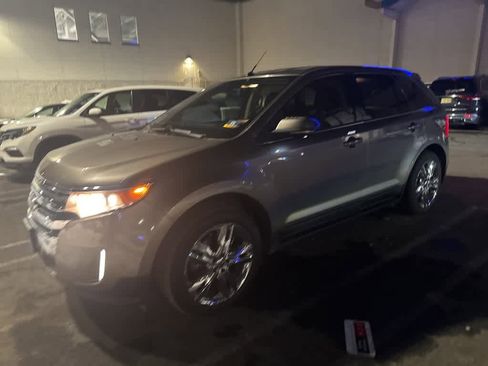 Used 2013 Ford Edge Limited w/ Driver Entry Pkg image 2