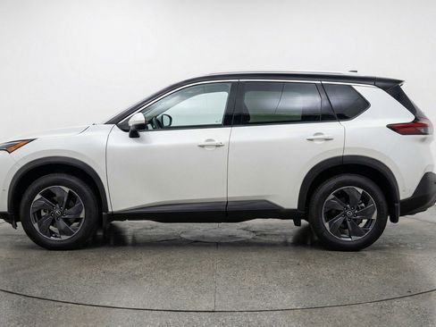 Used 2025 Nissan Rogue SV image 5