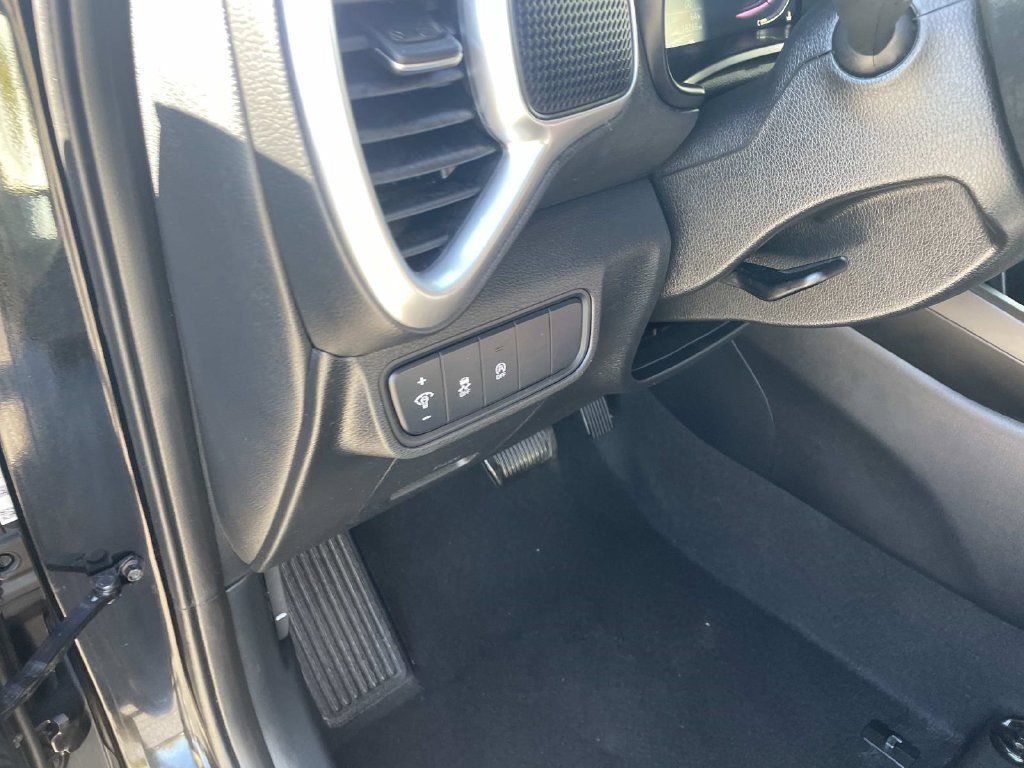 Used 2025 Kia Soul LX FWD image 19