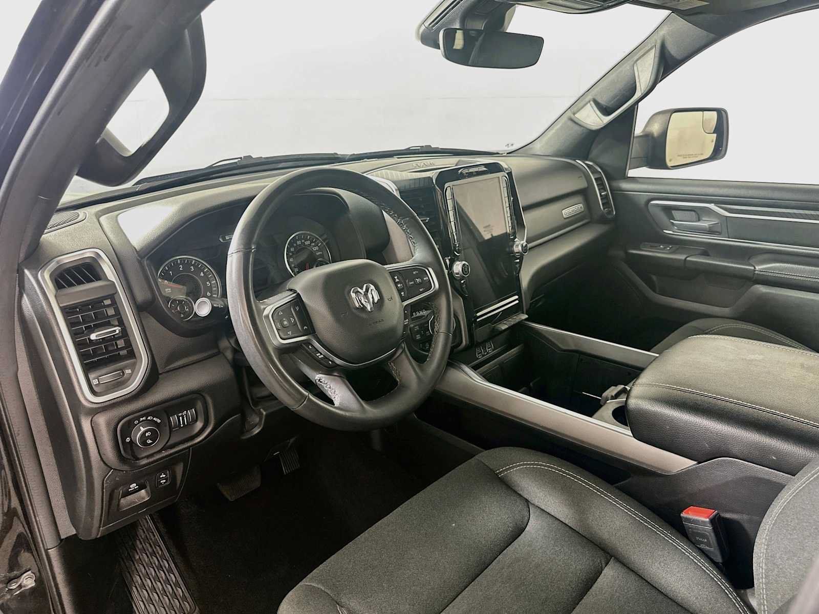 Used 2025 RAM 1500 Big Horn AWD/4WD image 7