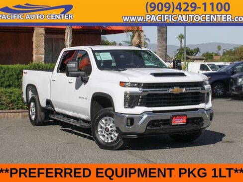 Used 2025 Chevrolet Silverado 2500 LT w/ Convenience Package AWD/4WD image 1