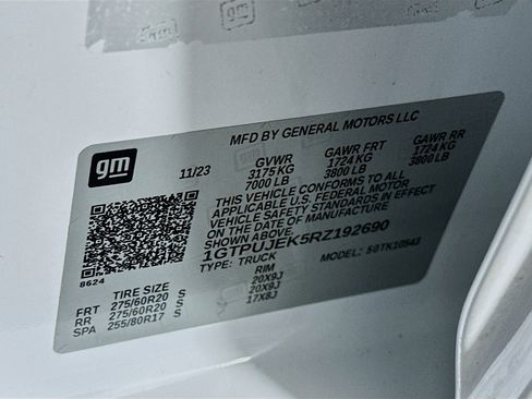 Used 2024 GMC Sierra 1500 Elevation image 12