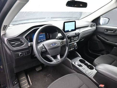 Used 2025 Ford Escape Active AWD/4WD image 17