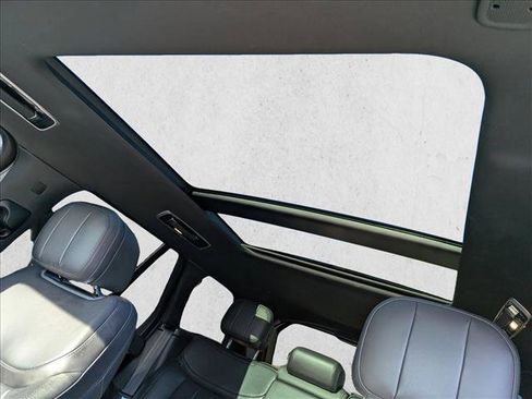 Used 2023 Land Rover Range Rover SE image 13