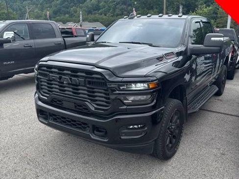 Used 2025 RAM 2500 Big Horn AWD/4WD image 1