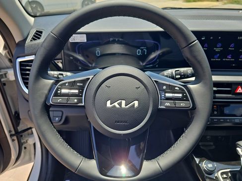 New 2026 Kia Seltos S FWD image 28