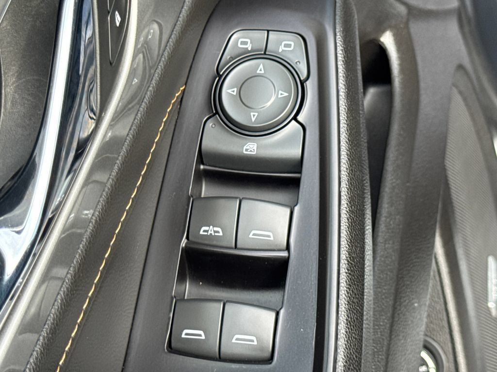 Used 2019 Chevrolet Traverse LT w/ LT Premium Package AWD/4WD image 30
