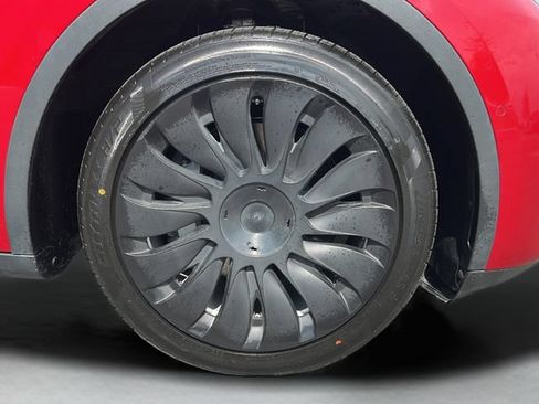 Used 2021 Tesla Model Y 2WD image 10