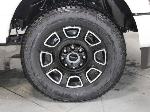 New 2026 Ford F250 Platinum AWD/4WD image 17
