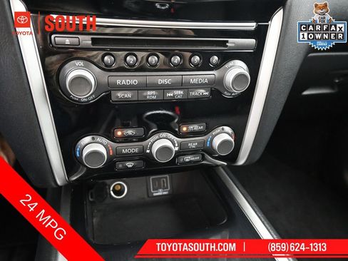 Used 2020 Nissan Pathfinder S AWD/4WD image 17