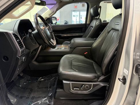 Used 2019 Ford Expedition Platinum AWD/4WD image 12