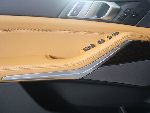 Certified 2026 BMW X5 xDrive50e w/ M Sport Package image 9