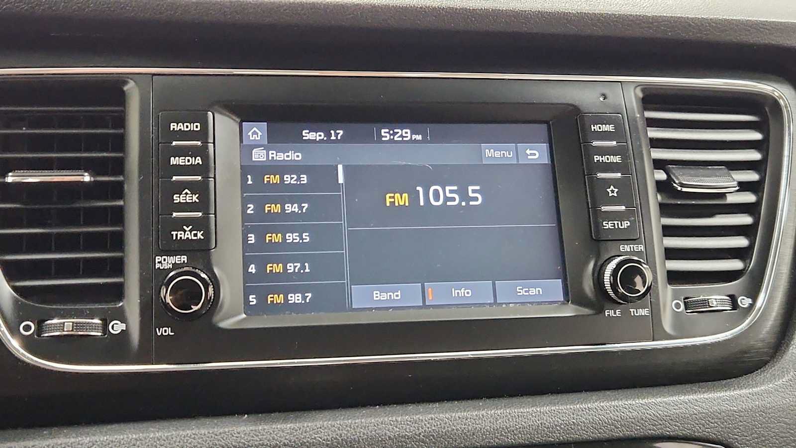 Used 2019 Kia Sedona L FWD image 18