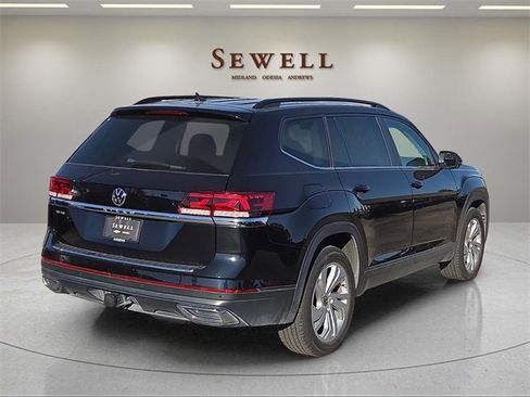 Used 2023 Volkswagen Atlas SE image 4