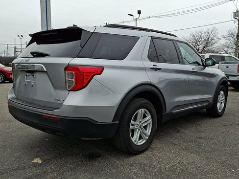 Certified 2023 Ford Explorer XLT image 6