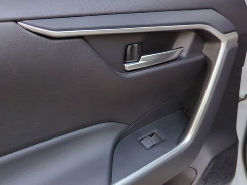 Used 2025 Toyota RAV4 XLE image 29